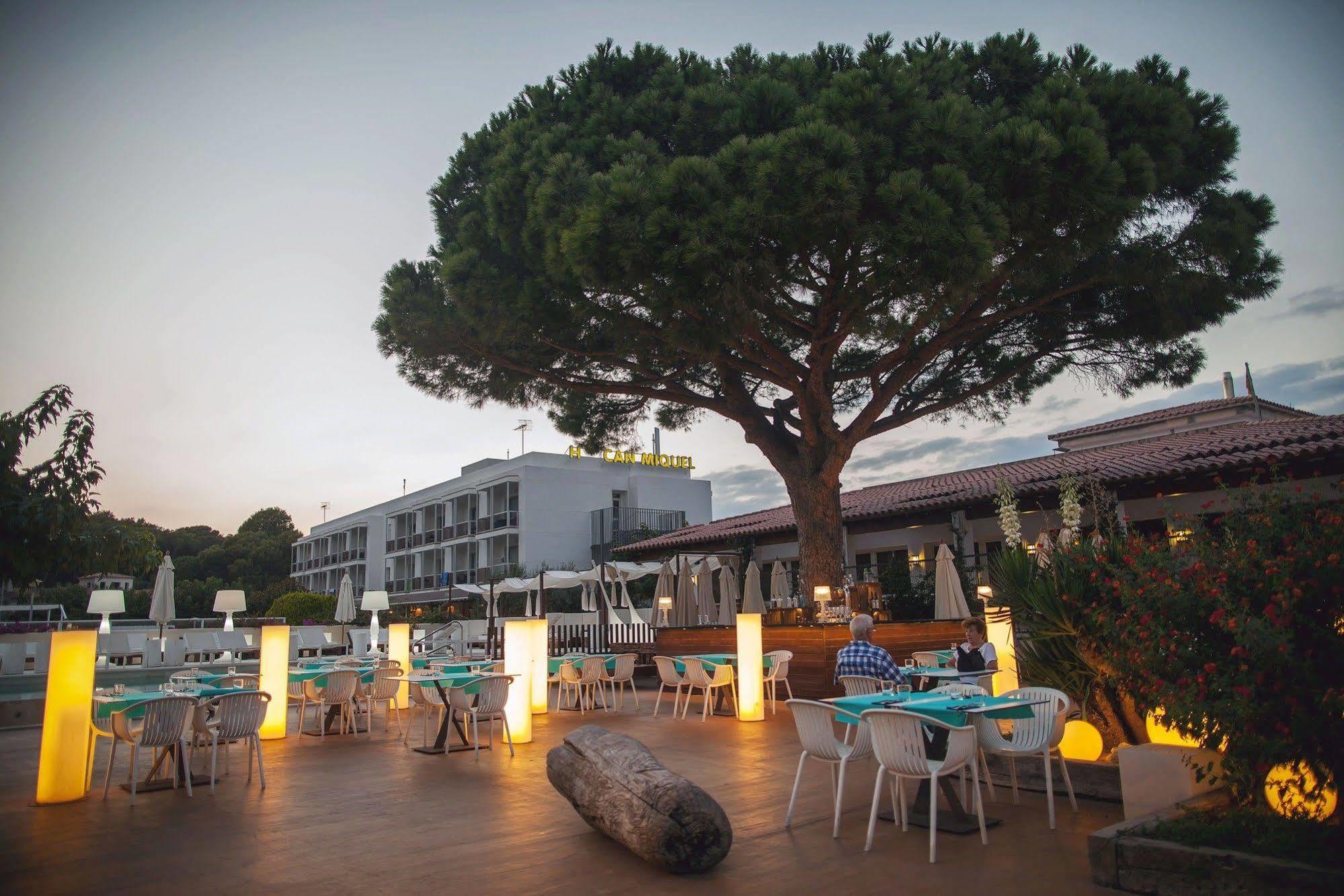 Can Miquel L'Escala Exterior photo
