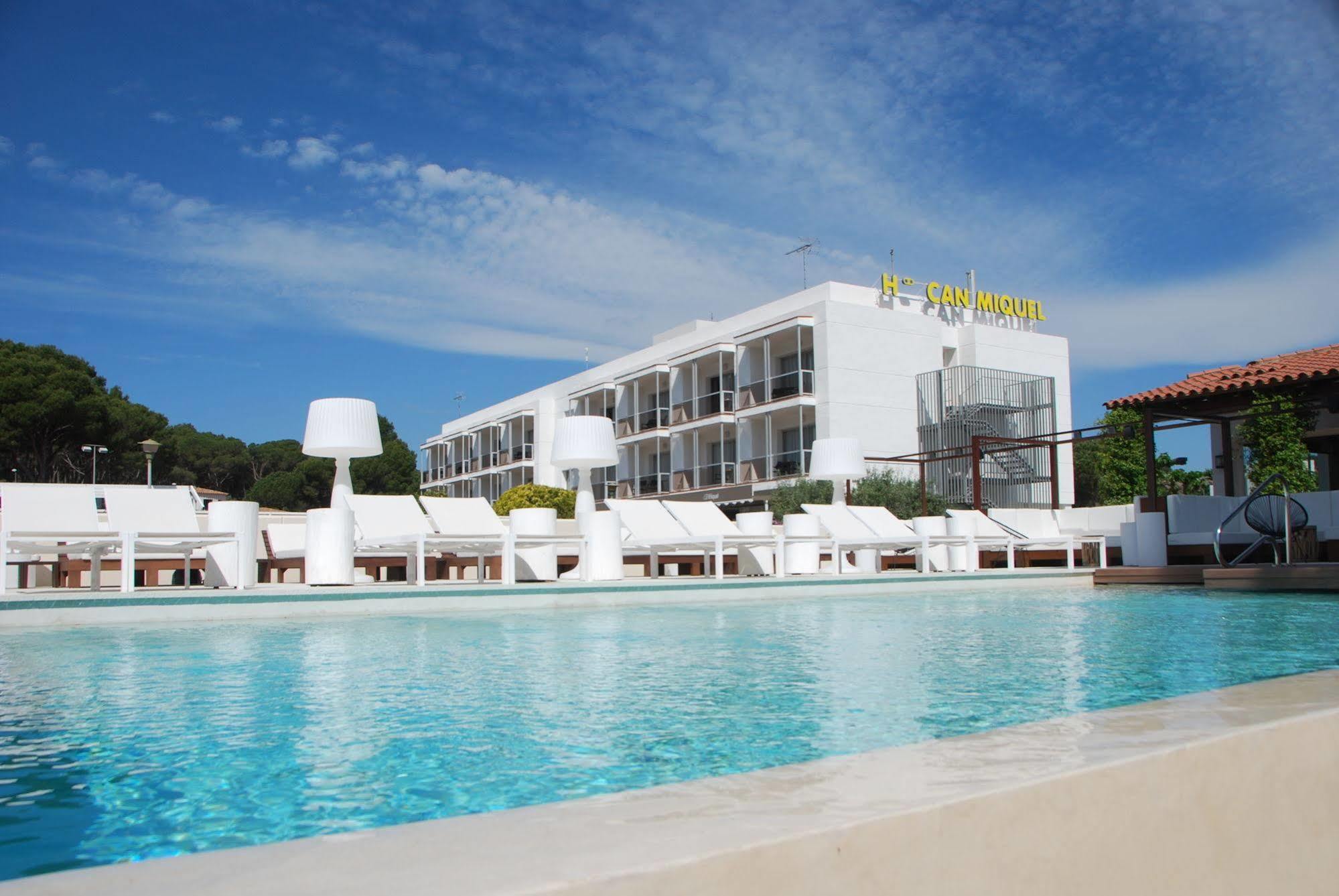 Can Miquel L'Escala Exterior photo